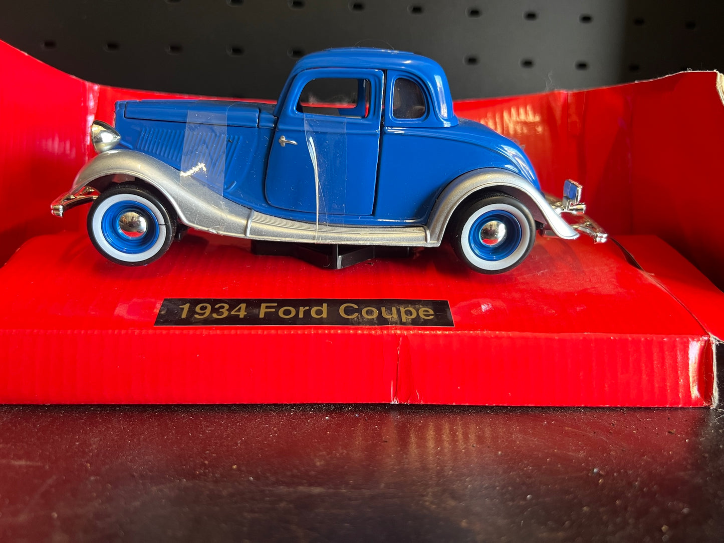 1934 Ford Coupe Die-Cast Model